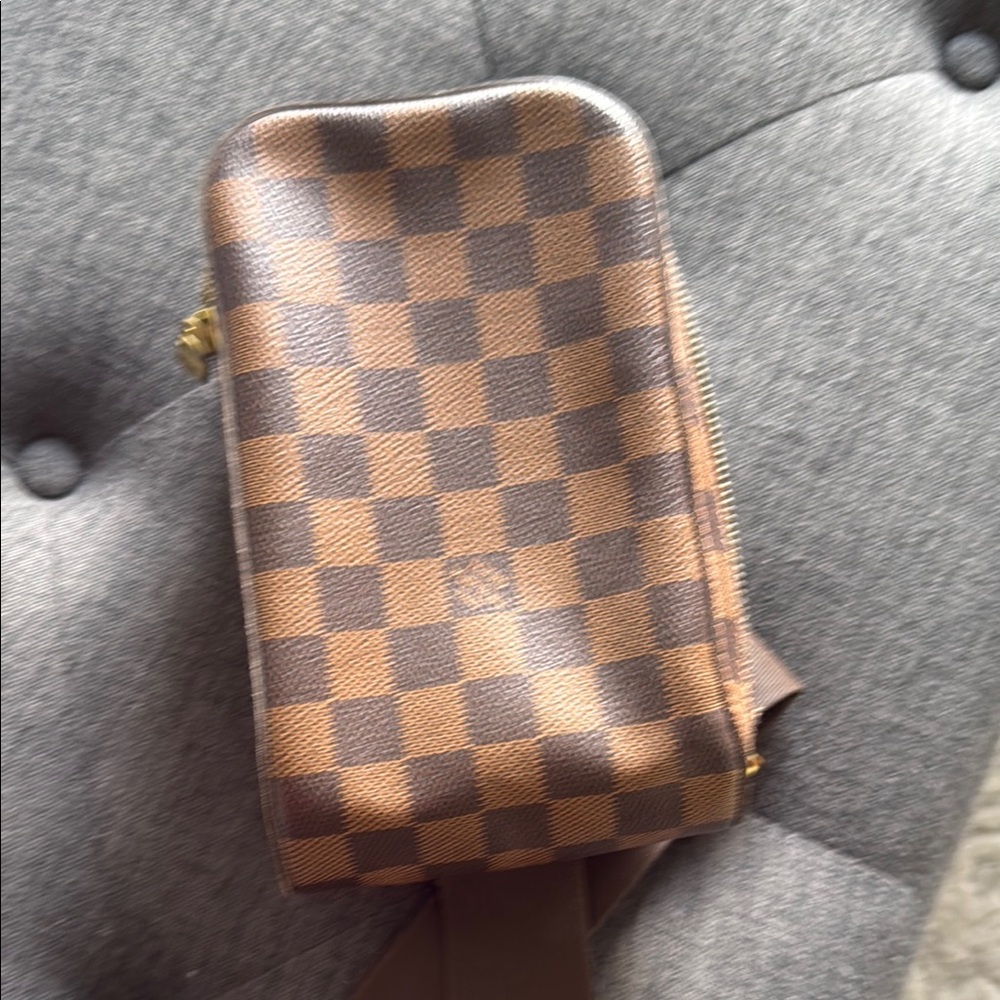 Louis Vuitton cross body bag ! Used once